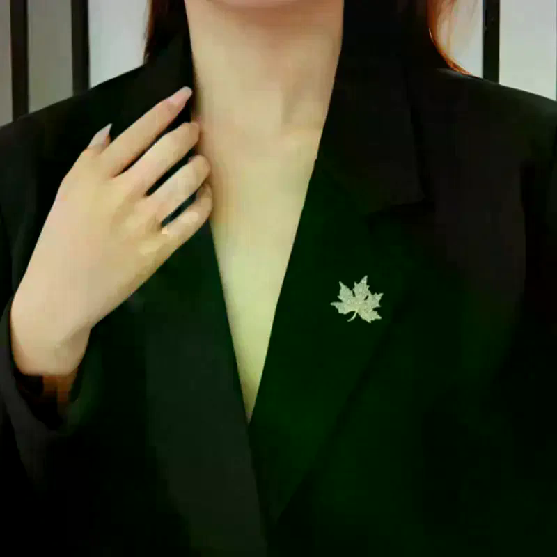 Exquisite Rhinestone Leaf Broo - огляд і ціна Women'S Accessories Clothing